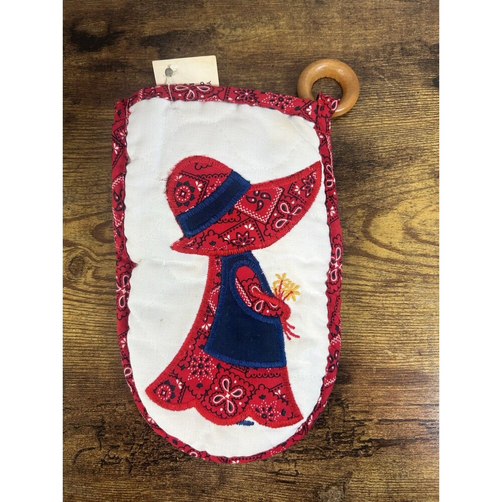 Vintage Cottagecore Embroidered Oven Mitt Red Bandana Sunbonnet Girl New Tag - Picture 12 of 13